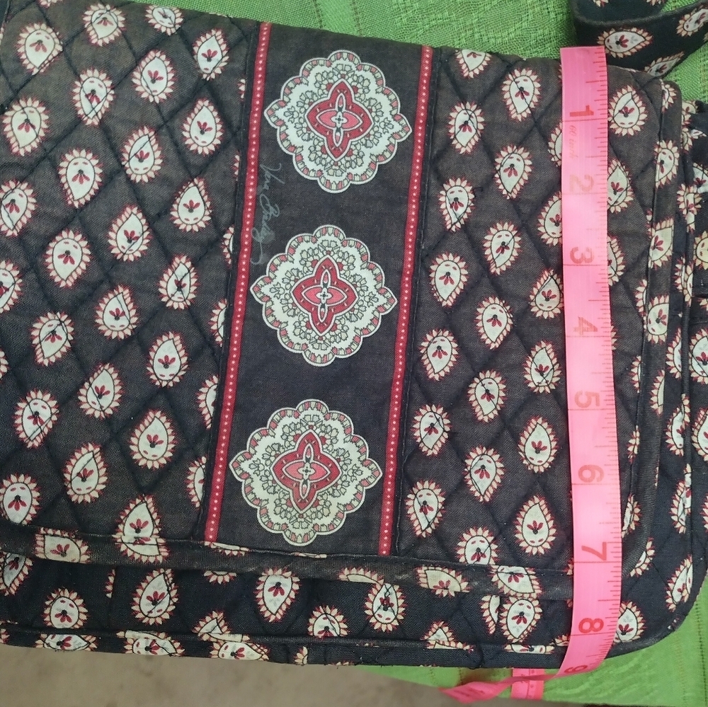 Vera Bradley Black Floral Petals/Paisley Pattern, Crossbody Bag - Picture 15 of 15